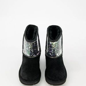 NWOB UGG Boots w/ stars 🌟
